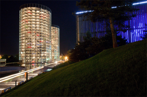 Sven autosadt by night
