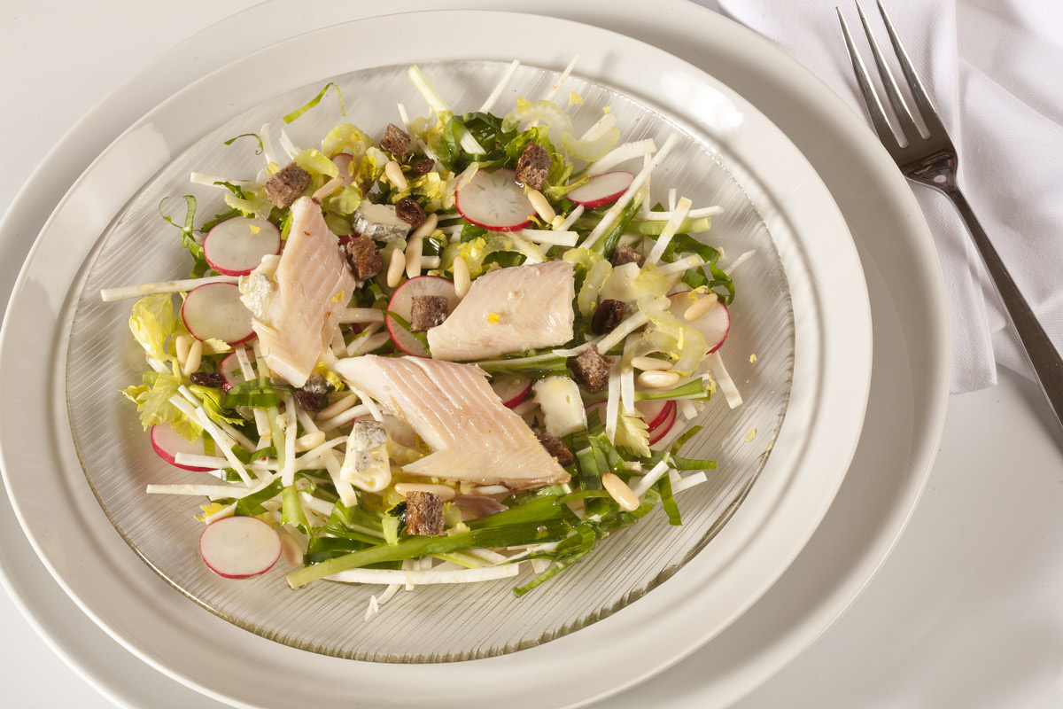 Zellersalata sajttal pisztranggal 0459