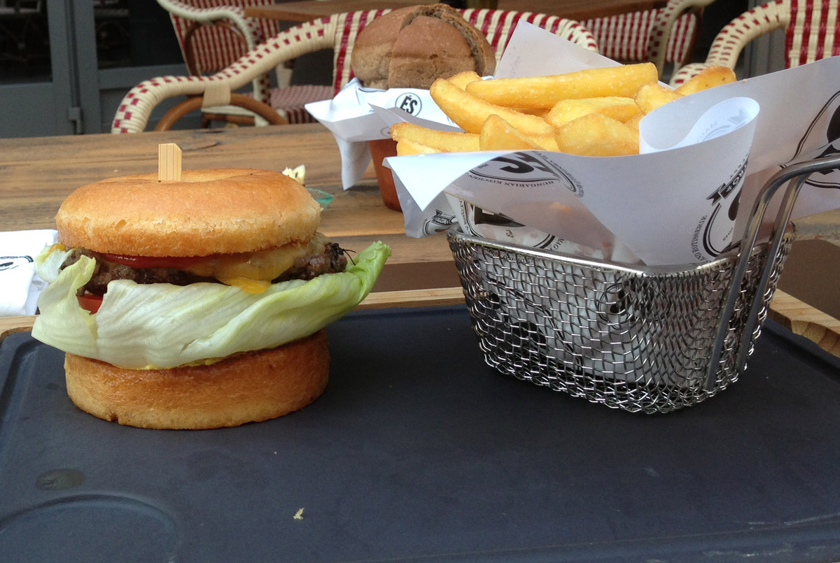 Hamburger es burgonya 0239