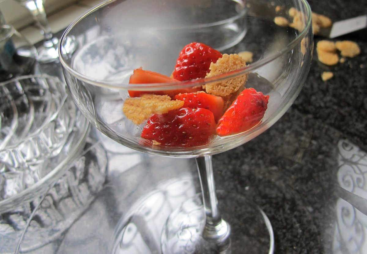 Eper trifle crumble alulra gaultmillau 5033