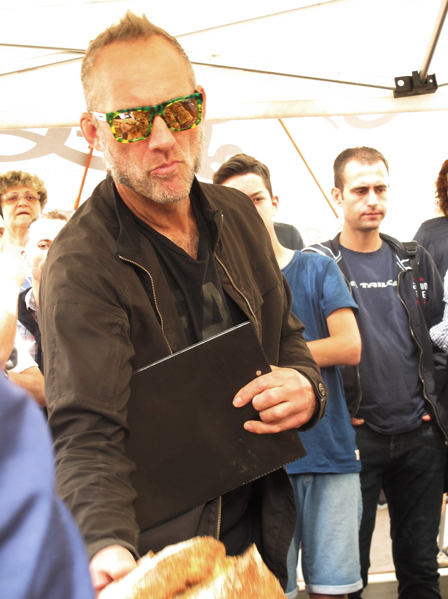 Mike szem%c3%bcveg 6 img 0107