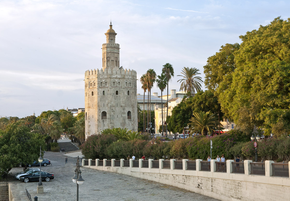 Sevilla folyopart torony 5595