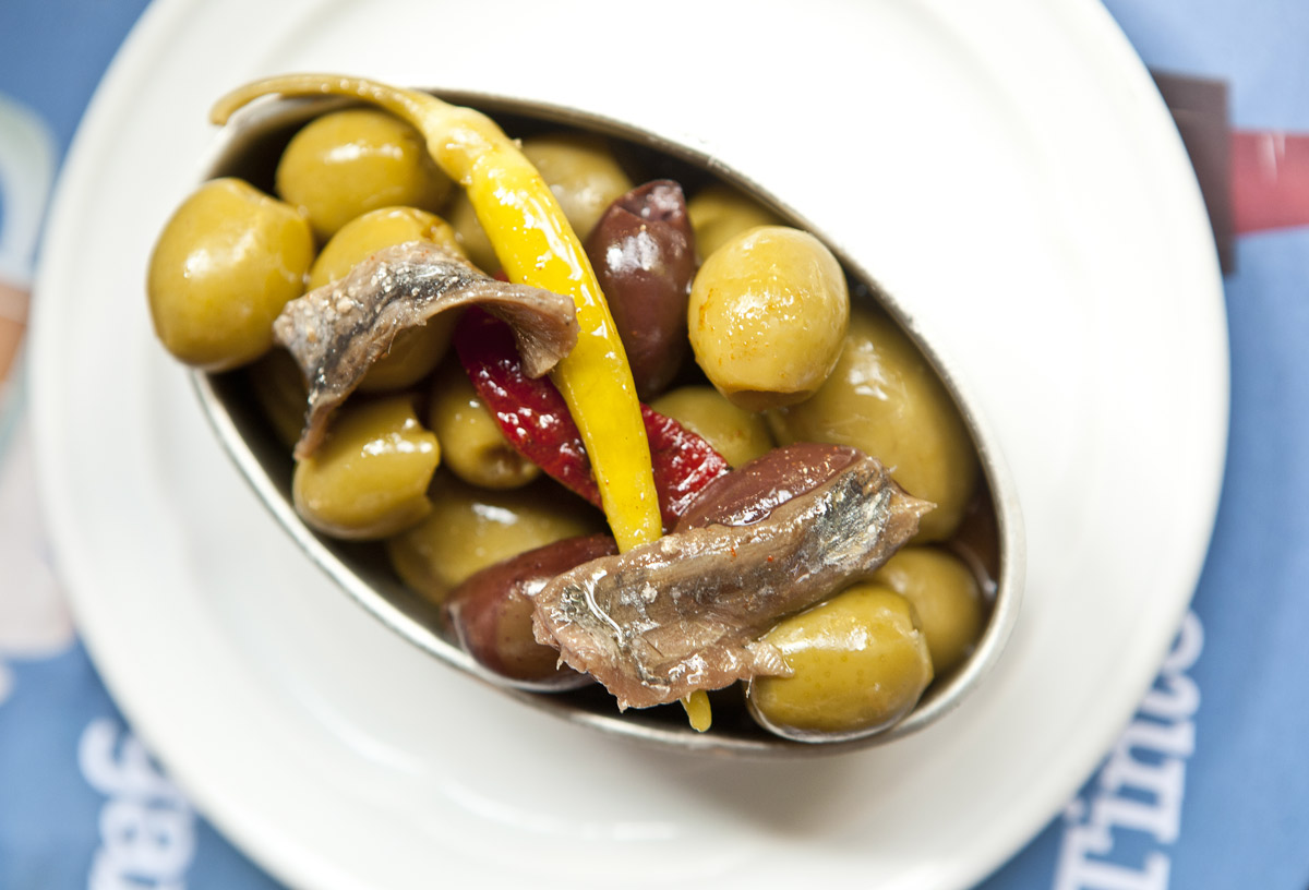 Canota barcelona olajbogyo peperoni szardella alaptapa 6238