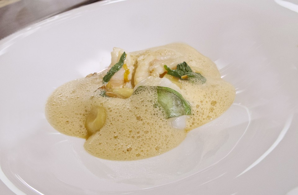 Ana ros garnela t%c3%b6k%c3%b6s raviolo mandula bazsalikom 2 0113
