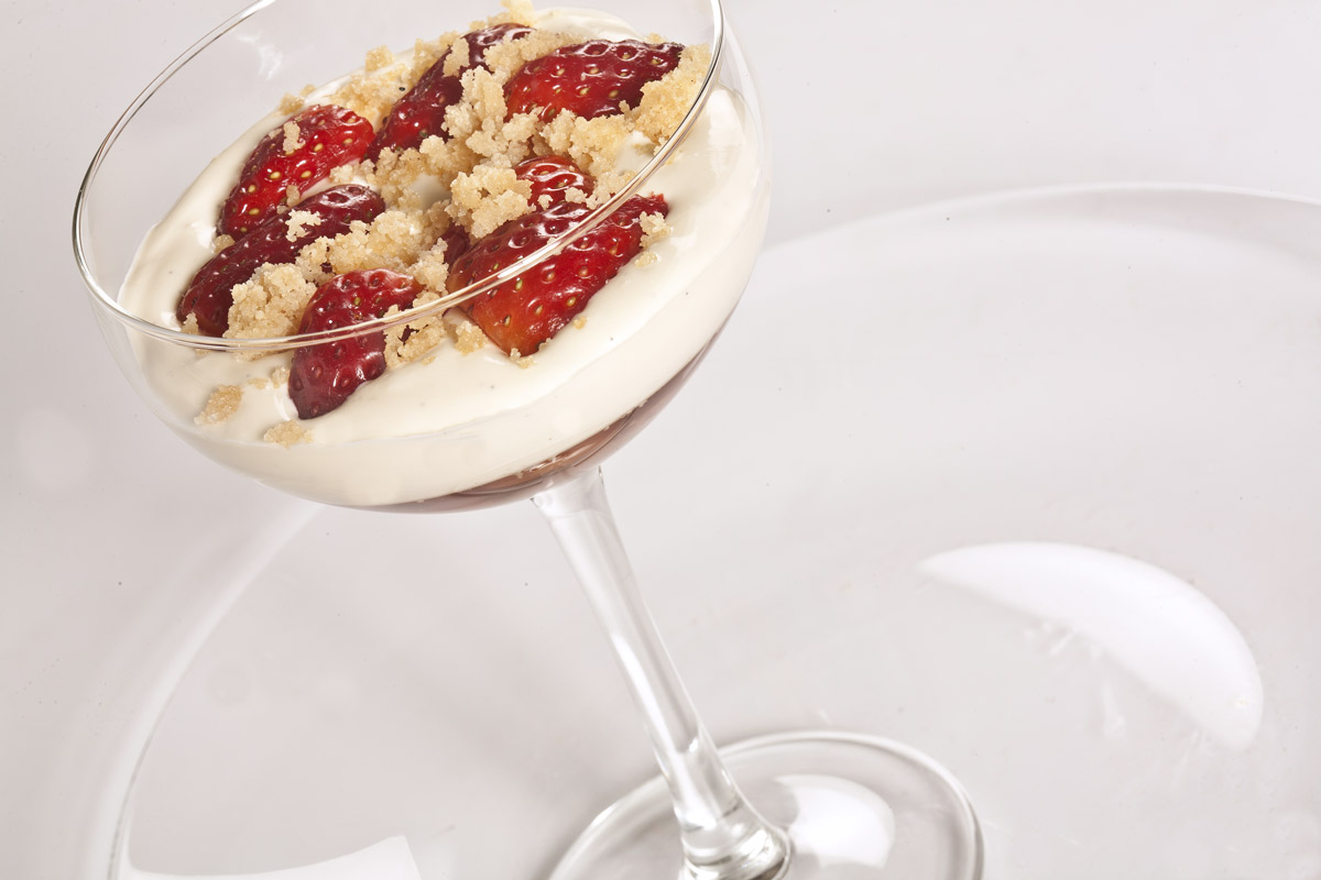 Eper trifle zsele crumble 2659