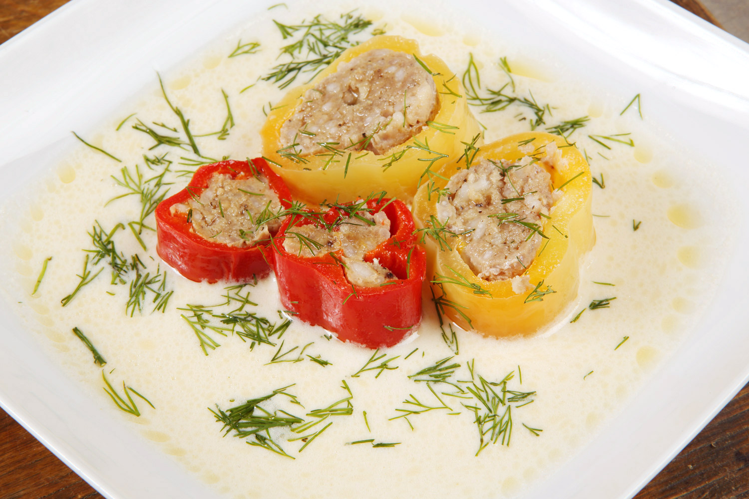 Feher kapros t%c3%b6lt%c3%b6tt paprika 9994