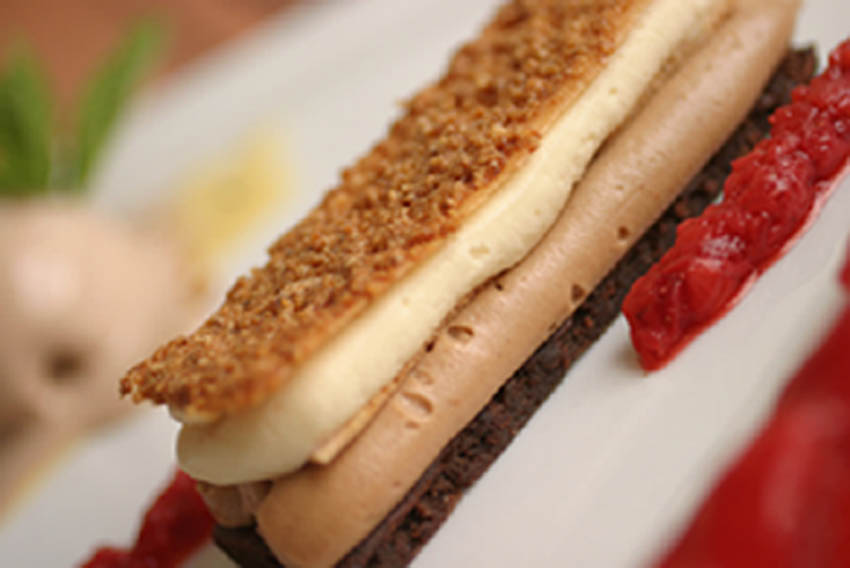 Csokol%c3%a1d%c3%a9s toj%c3%a1slik%c5%91r mousse kicsi