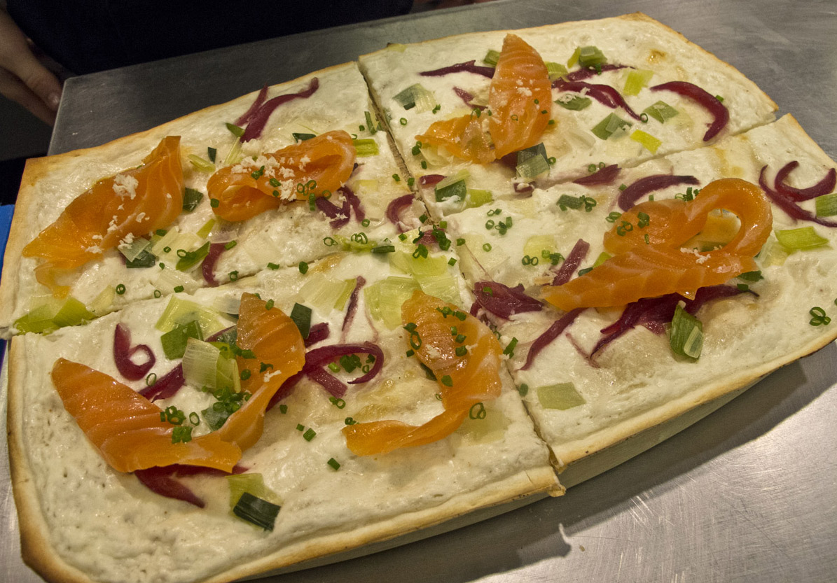 Elzaszi pizza flammek%c3%bcchli ikarus 1099