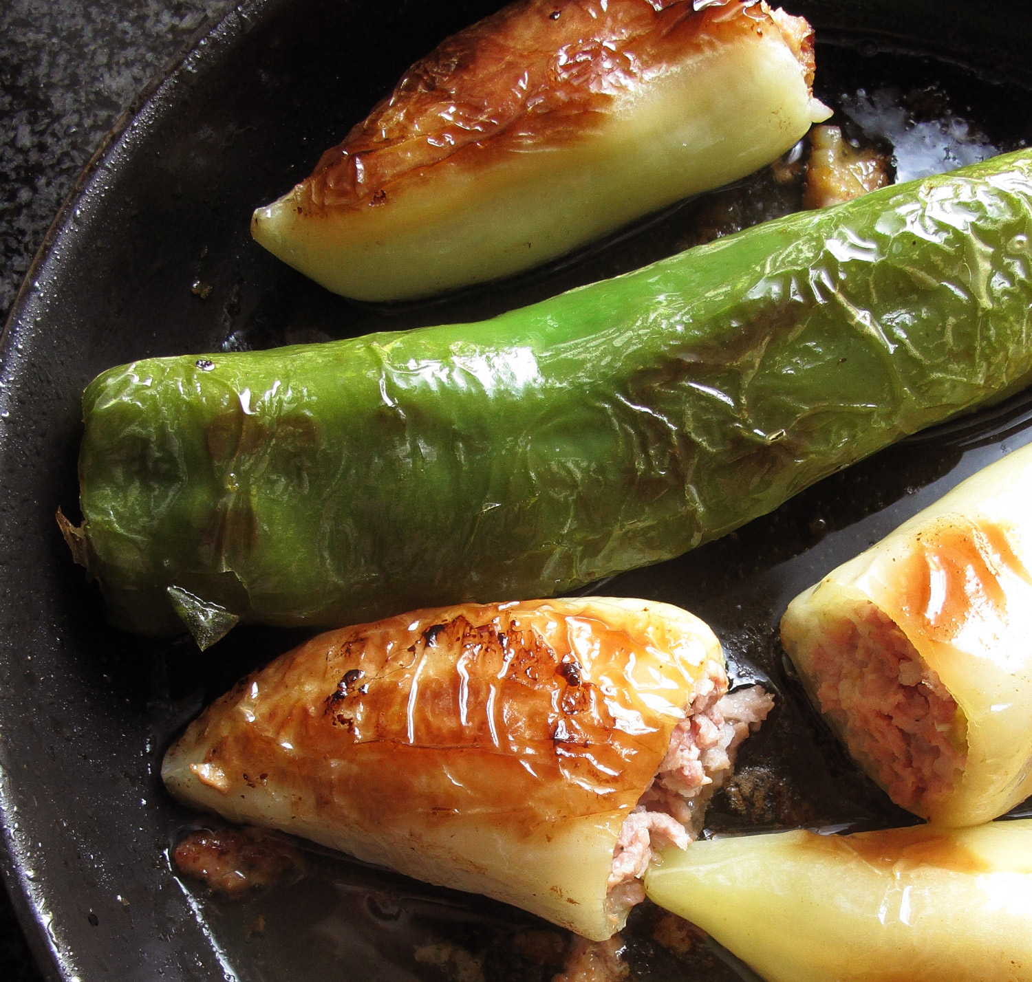 T%c3%b6lt%c3%b6tt paprika piritott b%c3%b6rrel 8278