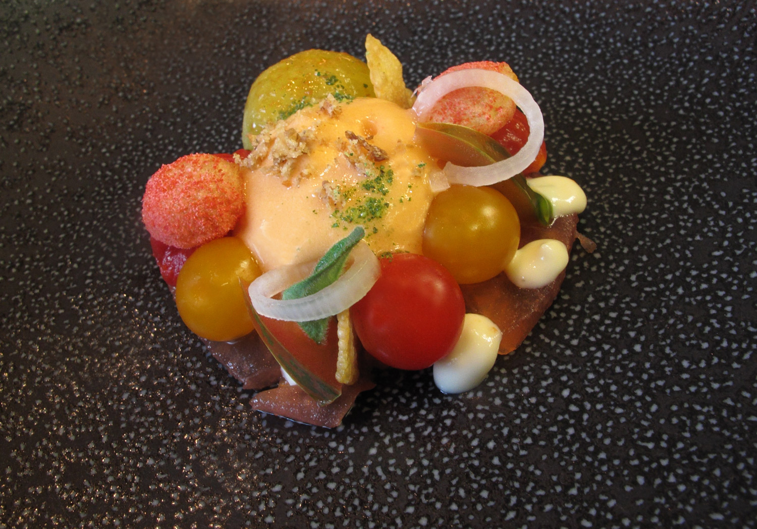 Neuner paradicsomsalata 9088